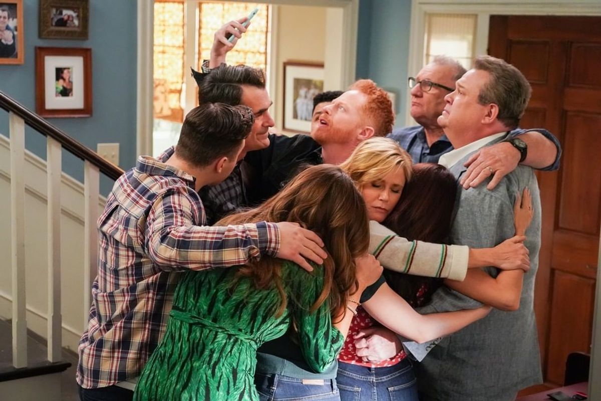 Where can I watch Modern Family? - Why Can't I Watch Modern Family On Hulu