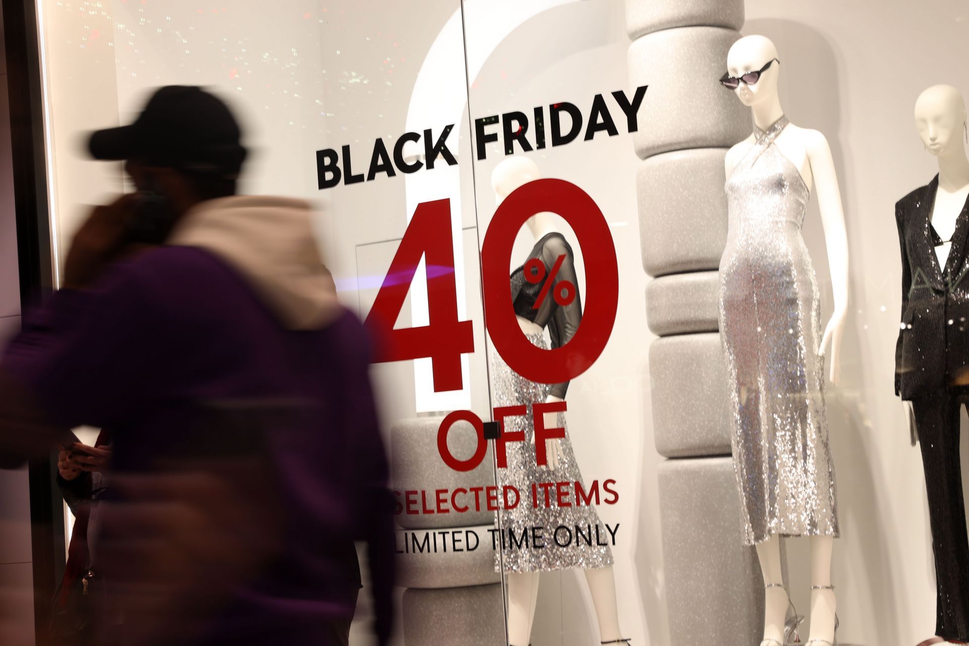 Shoppers In Toronto On Black Friday - Source: Getty