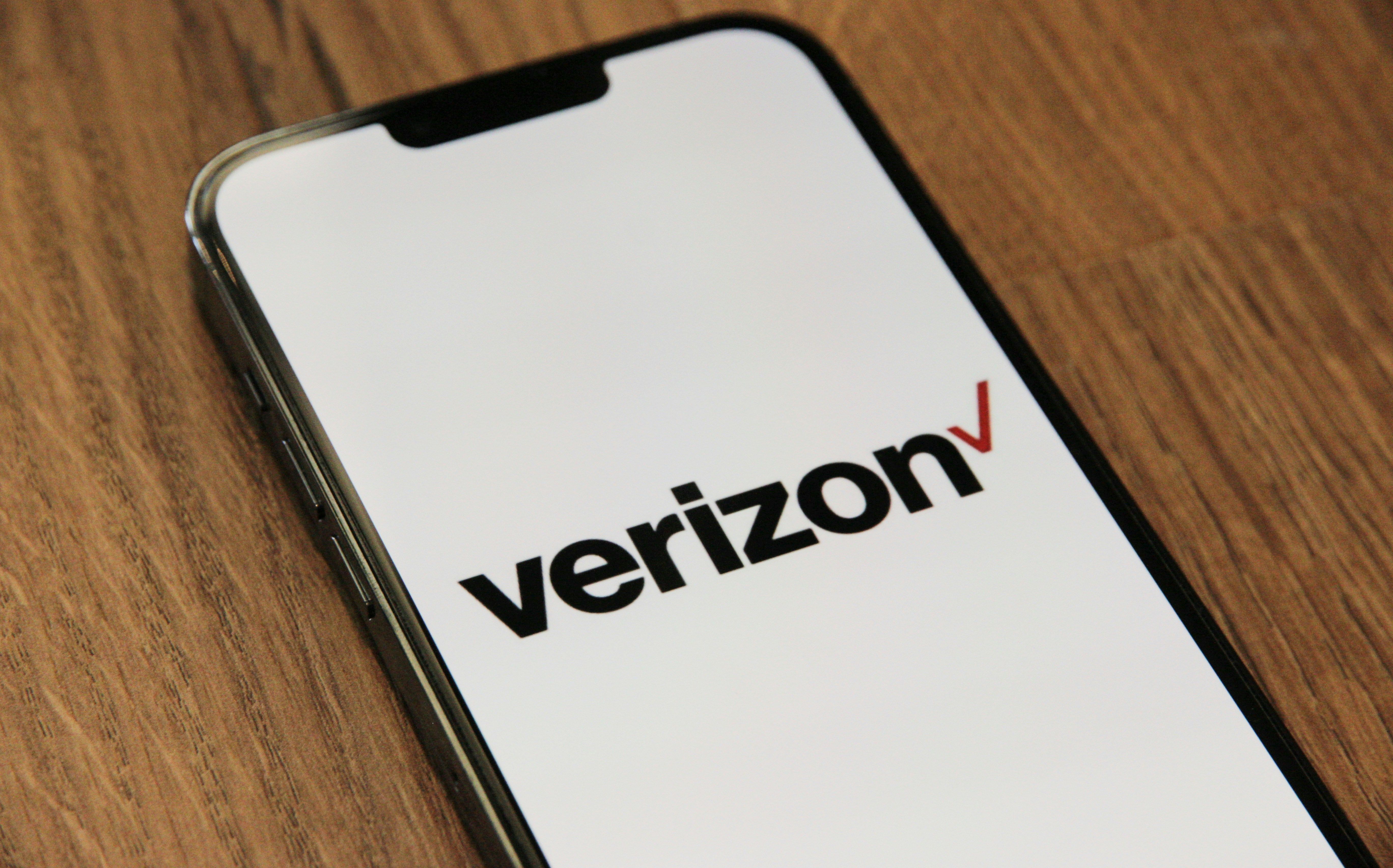 Verizon Black Friday deals that you should not miss out! (Image via Unsplash/ Marques Thomas)