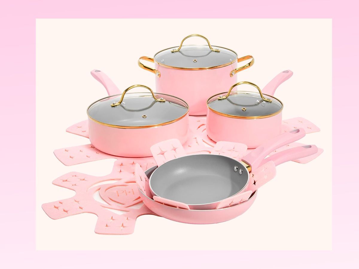 Paris Hilton Epic Nonstick Pots and Pans Set (Image via Amazon)