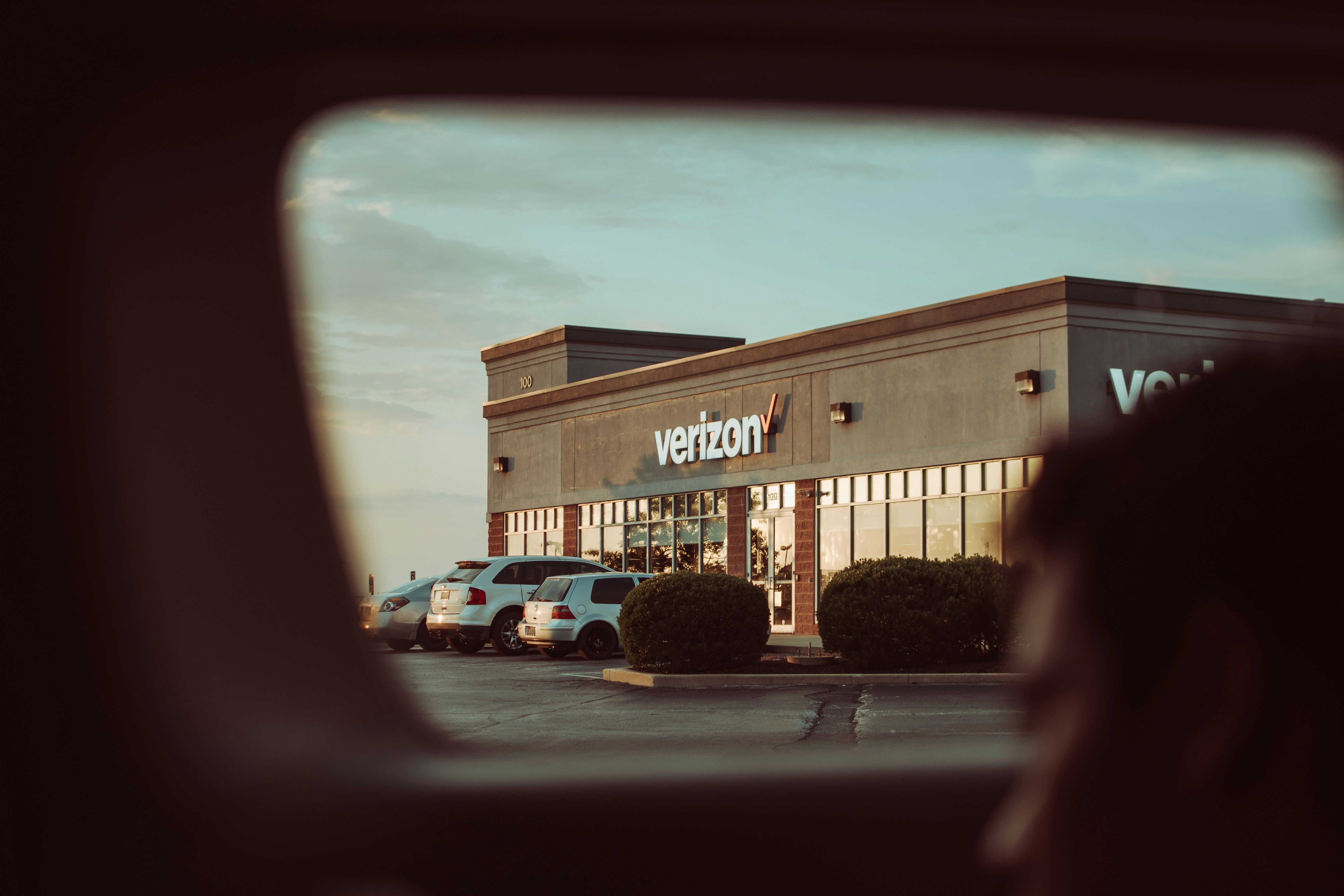 Which deals would you like to snag at Verizon for the Black Friday sale? (Image via Unsplash/ Jose Matute)