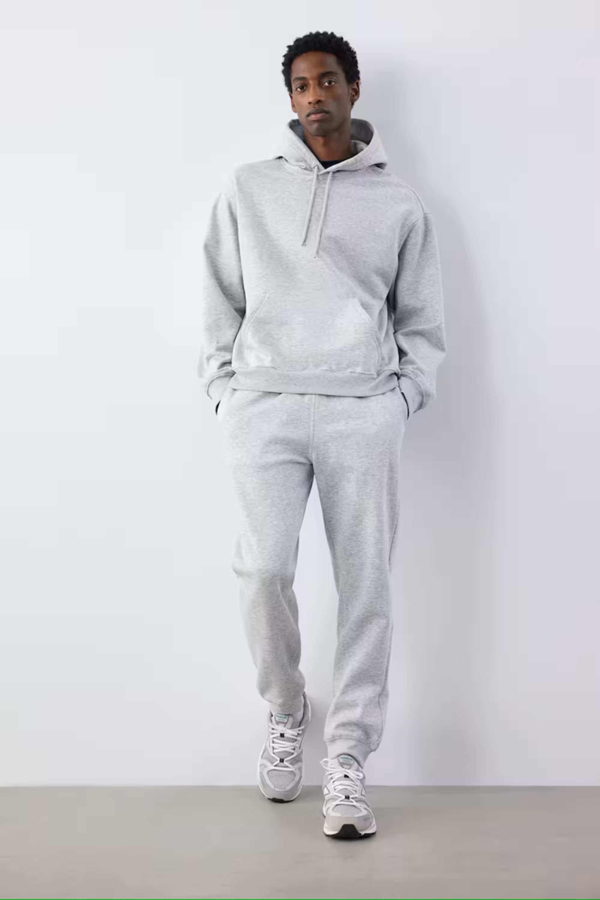 45% off on men&#039;s sweatpants (Image via H&amp;M)