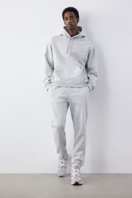 45% off on men's sweatpants (Image via H&M)