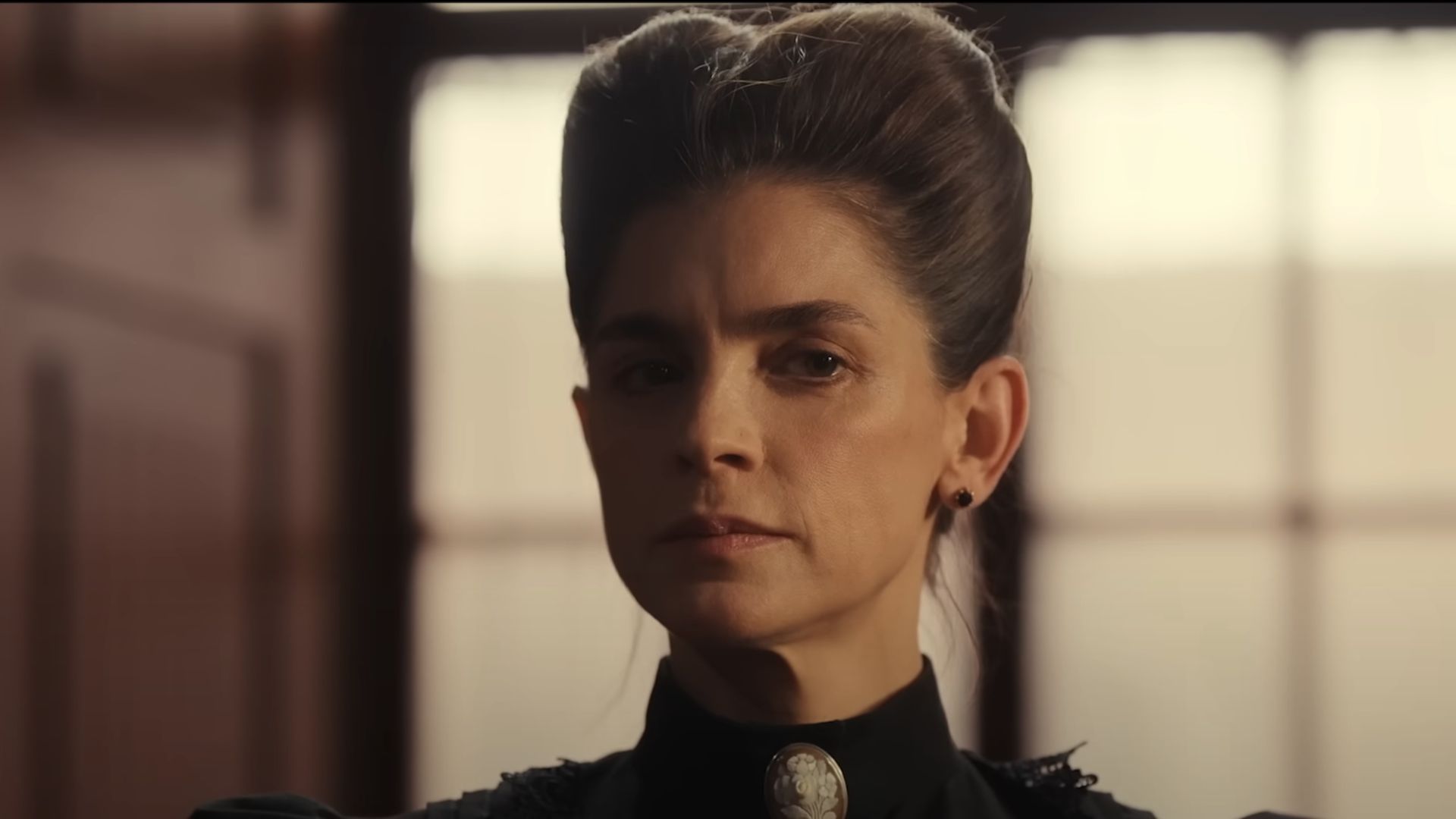 Irene Azuela as Mam&aacute; Elena (Image via HBO)