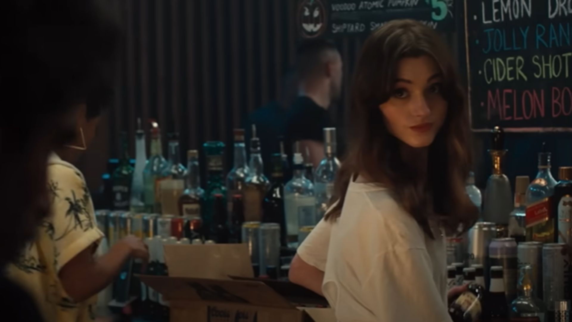 Chloe was a charismatic bartender (Image Source: Peacock)