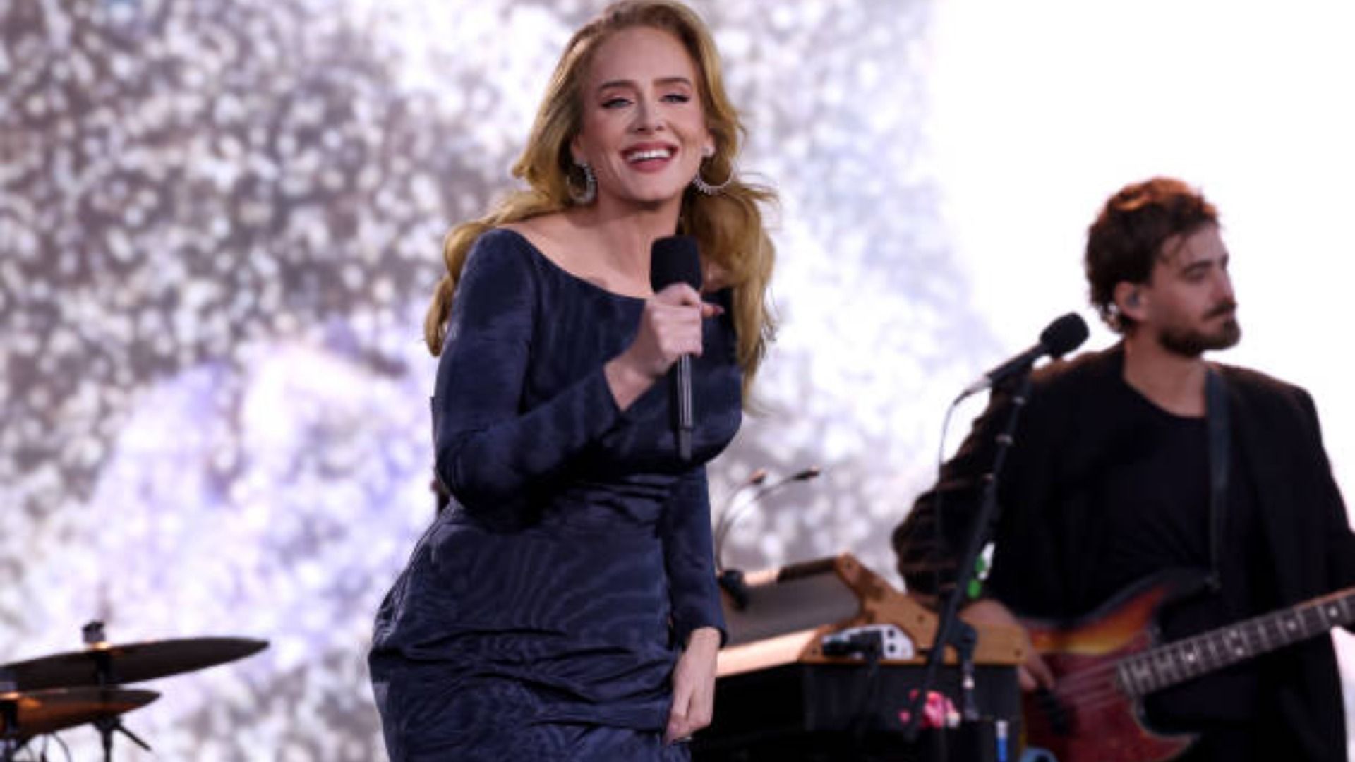 Adele performs onstage at Messe M&uuml;nchen / Image Source: Getty