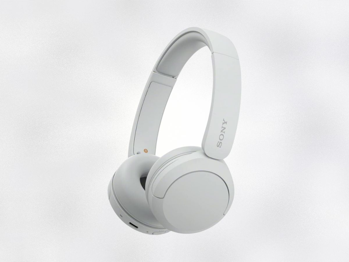 Sony WH-CH520 Wireless Headphones (Image via Amazon)