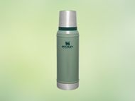 Classic Legendary Bottle | 1.0 QT (Image via Stanley)