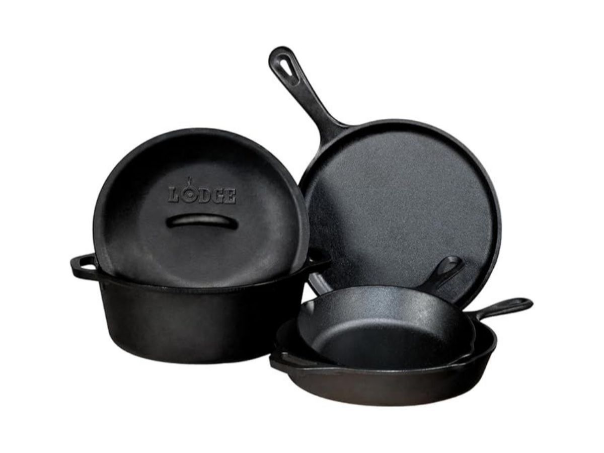 Lodge Seasoned Cast Iron 5 Piece Bundle (image via Amazon)