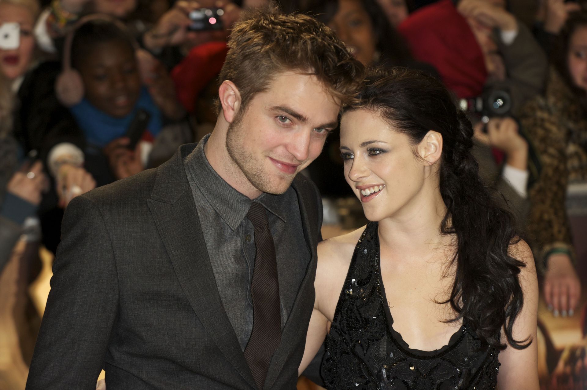 Kristen Stewart Robert Pattinson (Photo by Mark Makela/Corbis via Getty Images)