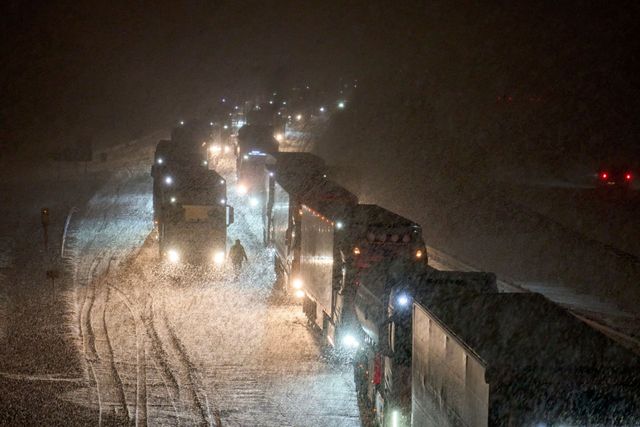 What is lake effect snow? I-90 shut down due to dangerous travel ...