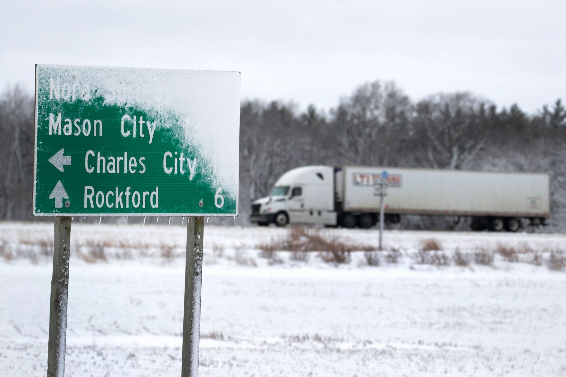 Midwest Snow Storm Puts Hamper On Thanksgiving Holiday Travel - Source: Getty