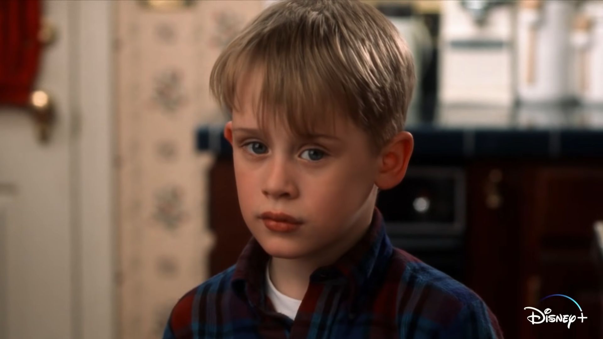 Macaulay Culkin as child star in Home Alone (Image via YouTube/Disney+)