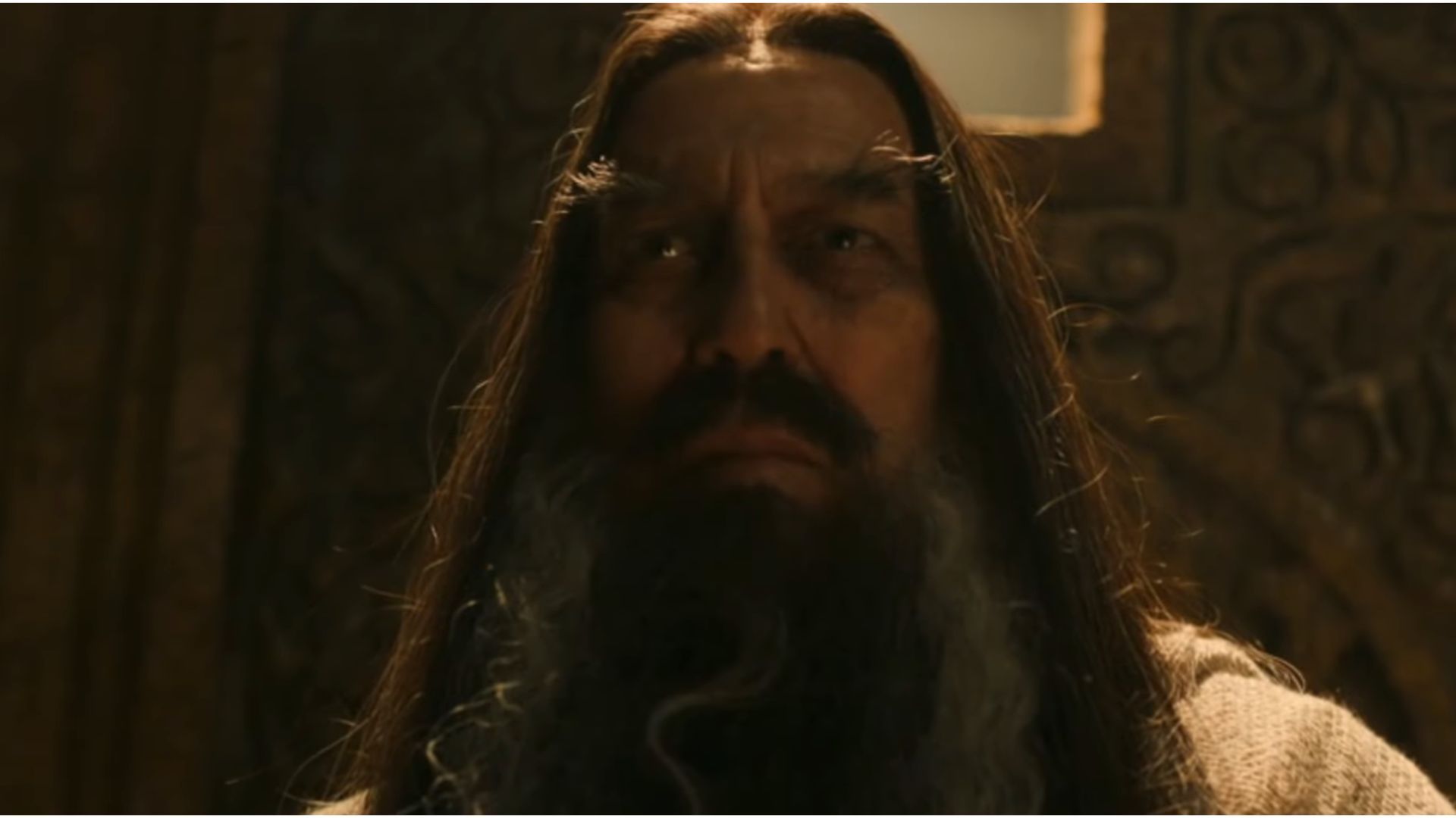 Is The Lord of the Rings: The Rings of Power&rsquo;s Dark Wizard the same as Saruman? (Image via Prime Video)