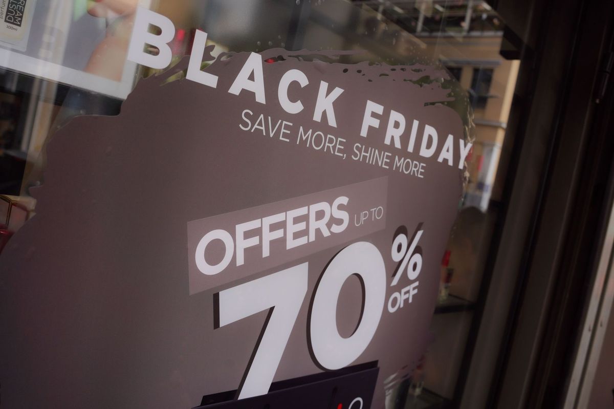 iphone, deals, black friday iPhones are on heavy discounts during