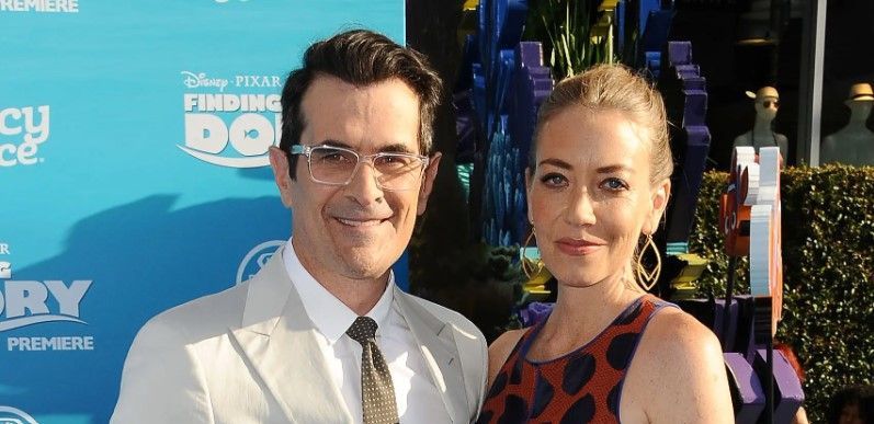 Who is Phil Dunphy married to in real life?