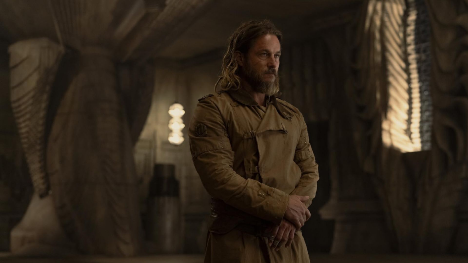 Travis Fimmel as Desmond Hart in Dune: Prophecy (Image via HBO)