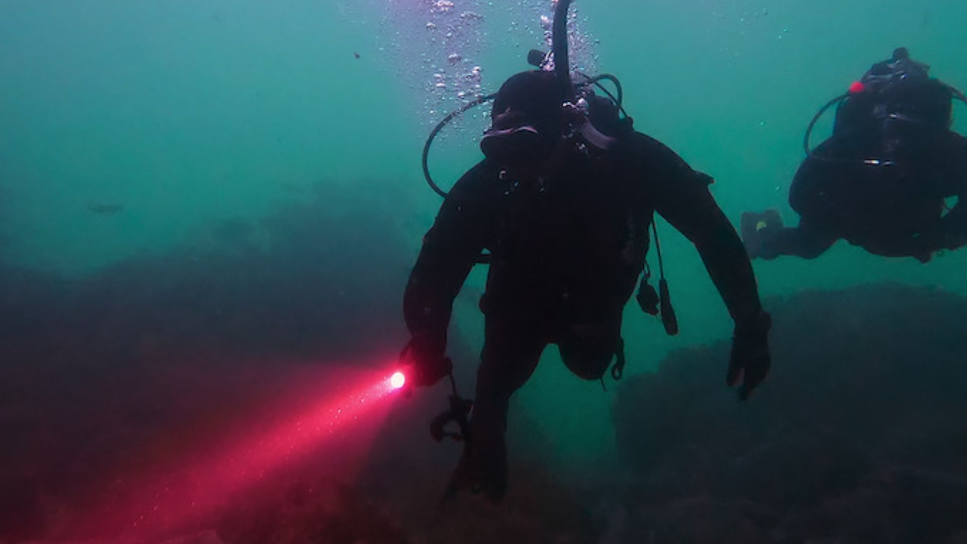 Tampico&rsquo;s underwater UFOs (Image via Netflix)