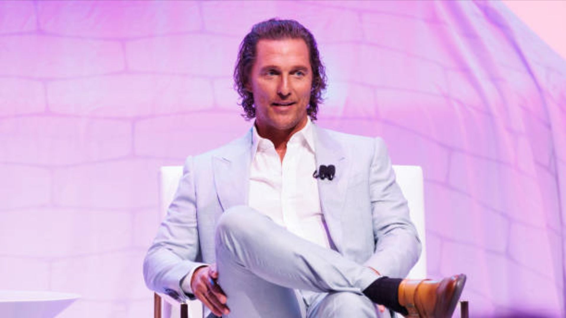 Matthew McConaughey speaks on stage at the Lincoln Centennial Celebration / Image Source: Getty