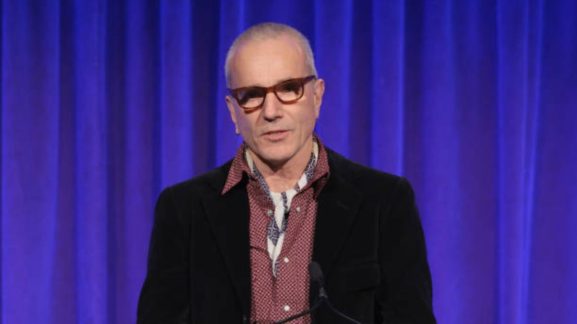 Daniel Day-Lewis speaks onstage during the National Board Of Review / Image Source: Getty