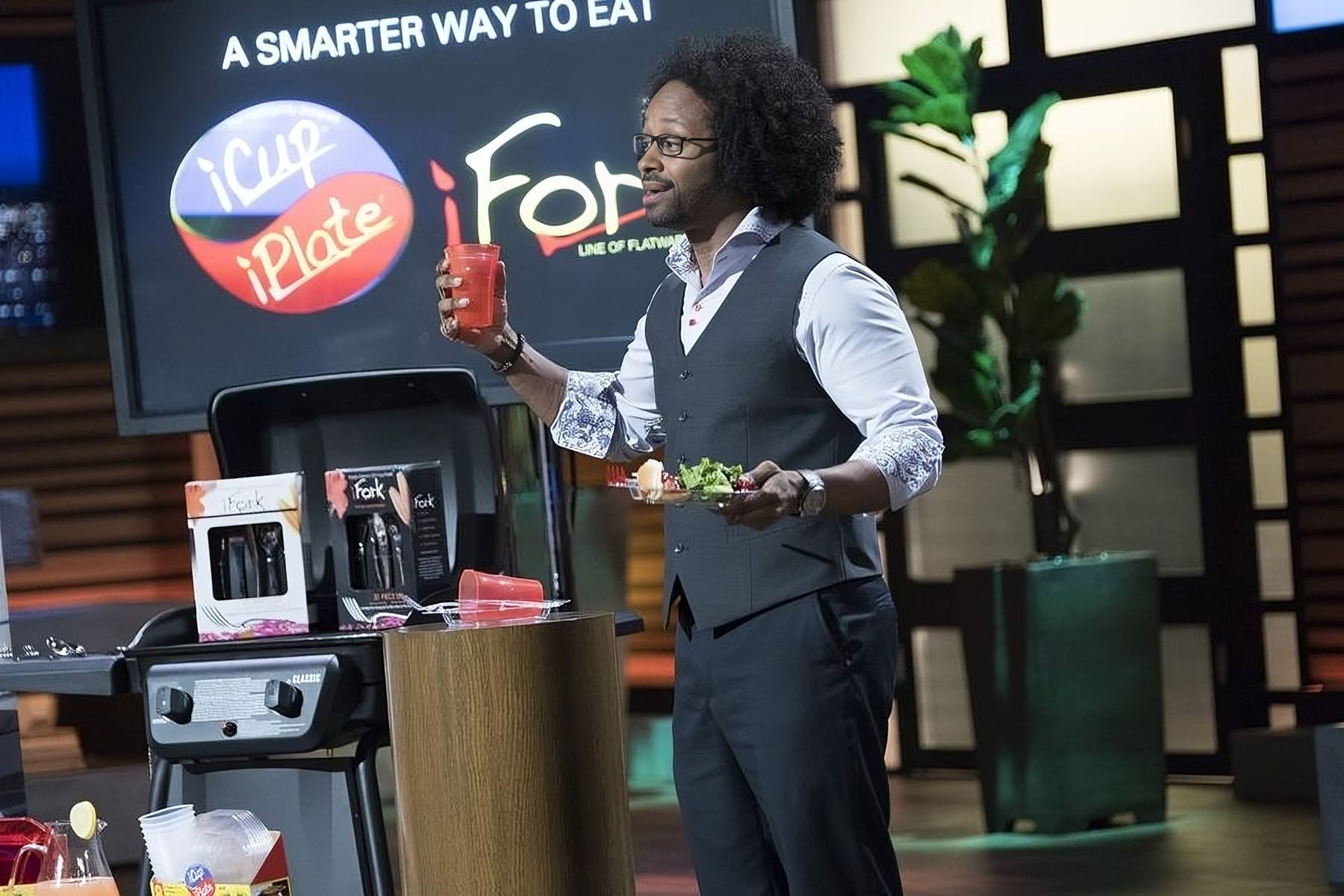 iFork featured on Shark Tank Season 9 Episode 16 | Image Source: Instagram/ @icupiplateifork