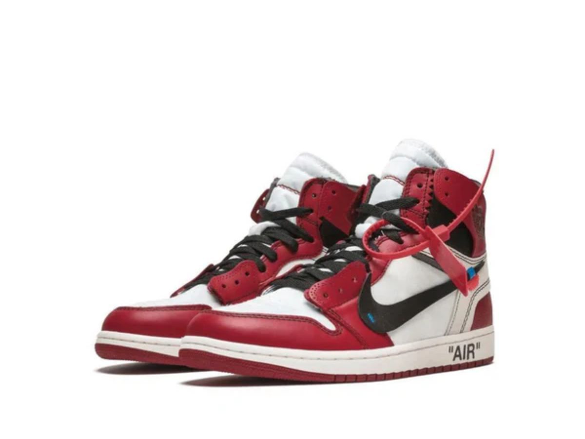 Off-White x Air Jordan 1 &lsquo;Chicago&rsquo; (Image via GOAT)