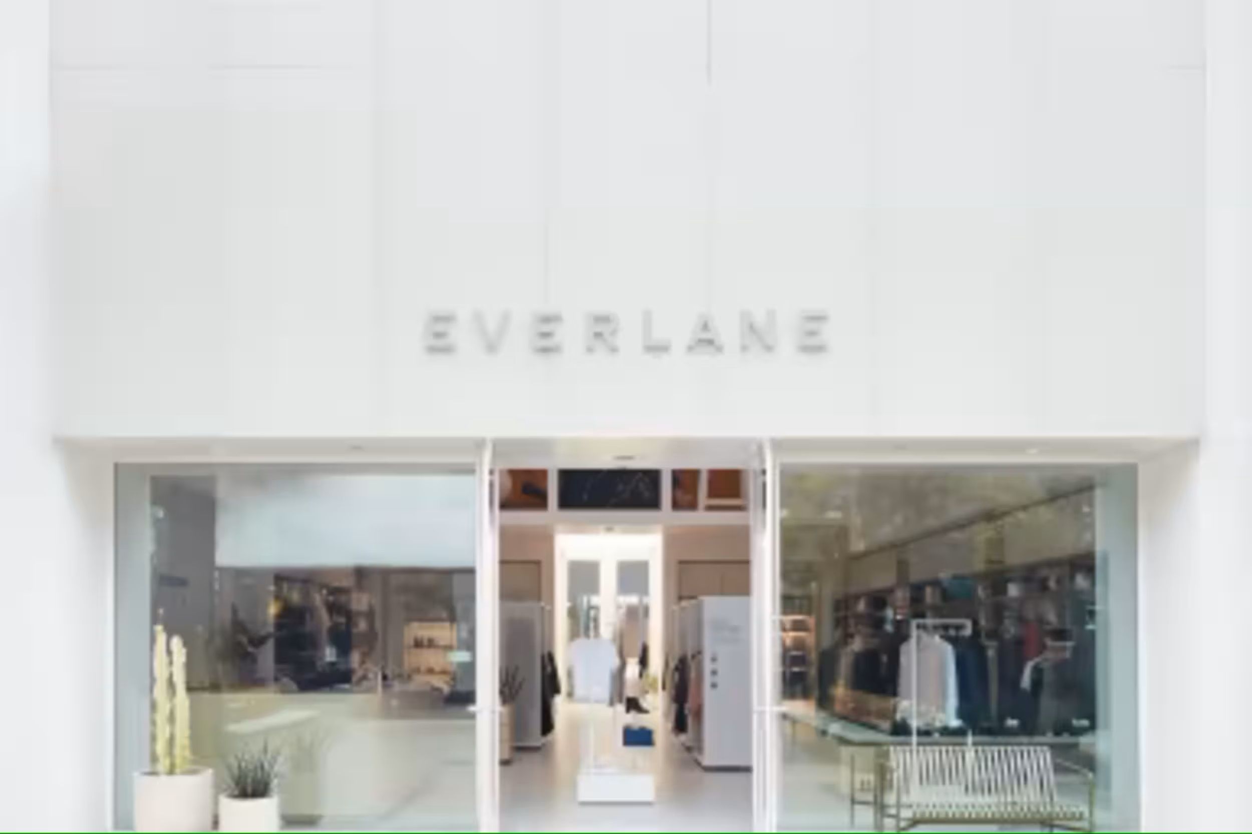 Everlane (Image via Everlane)