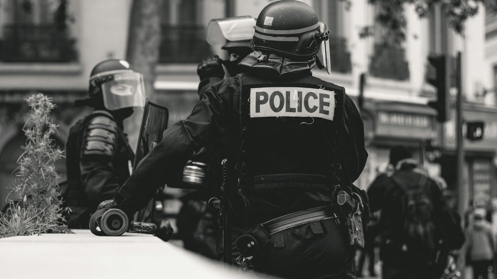 Representational image of a police officer (Image via Unsplash/ev)