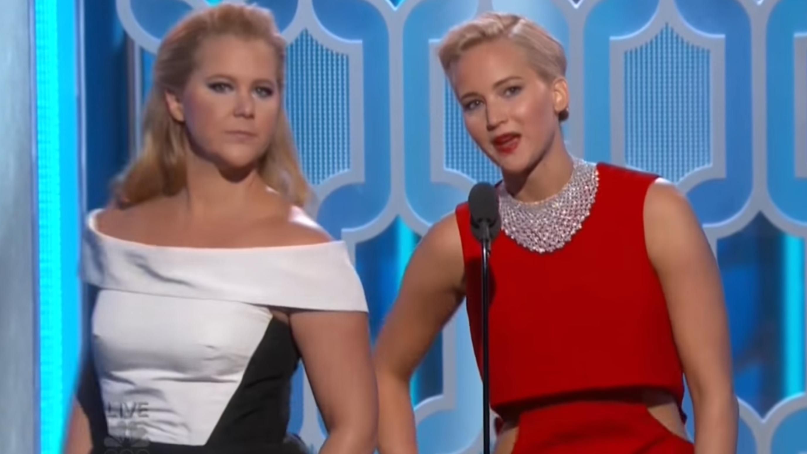 Amy Schumer and Jennifer Lawrence | Image Source: Hollyscoop via YouTube