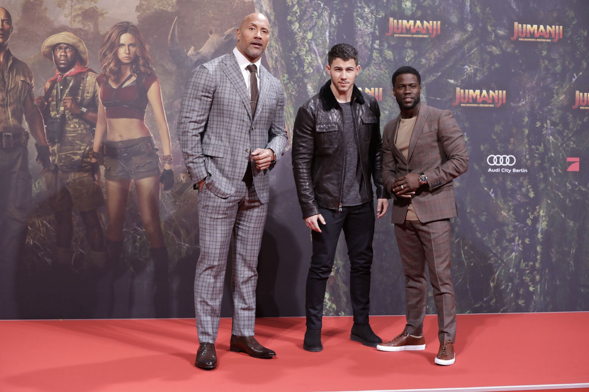 Kevin Hart (extreme right) (Image Source: Getty)