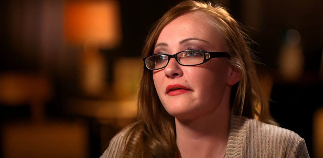 Amber Smith as herself in Dateline NBC (Image Via YT/@DatelineNBC)