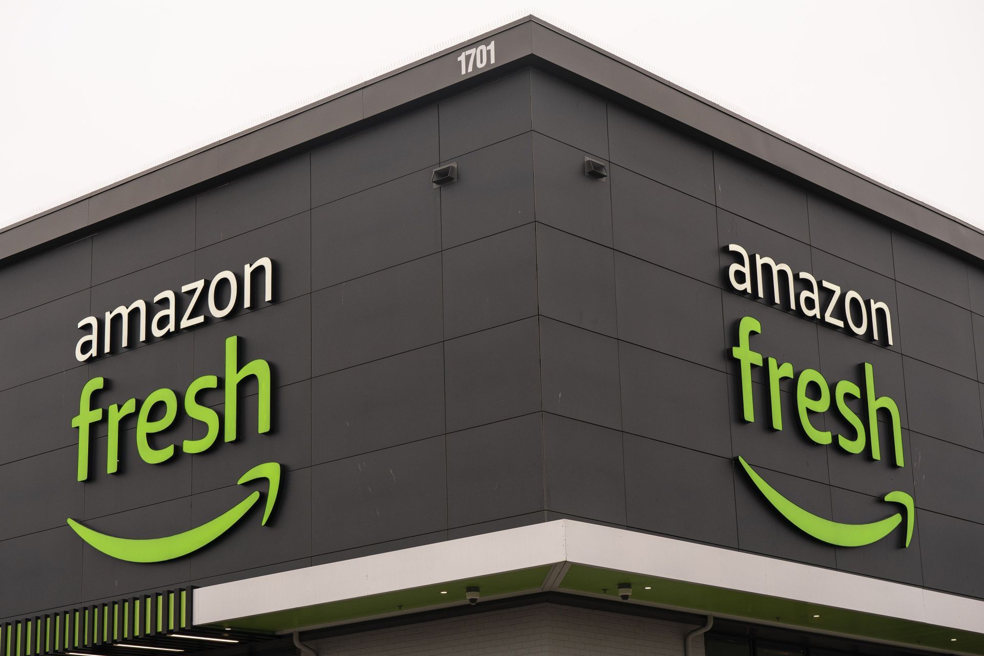 Amazon Fresh (Image via Getty)