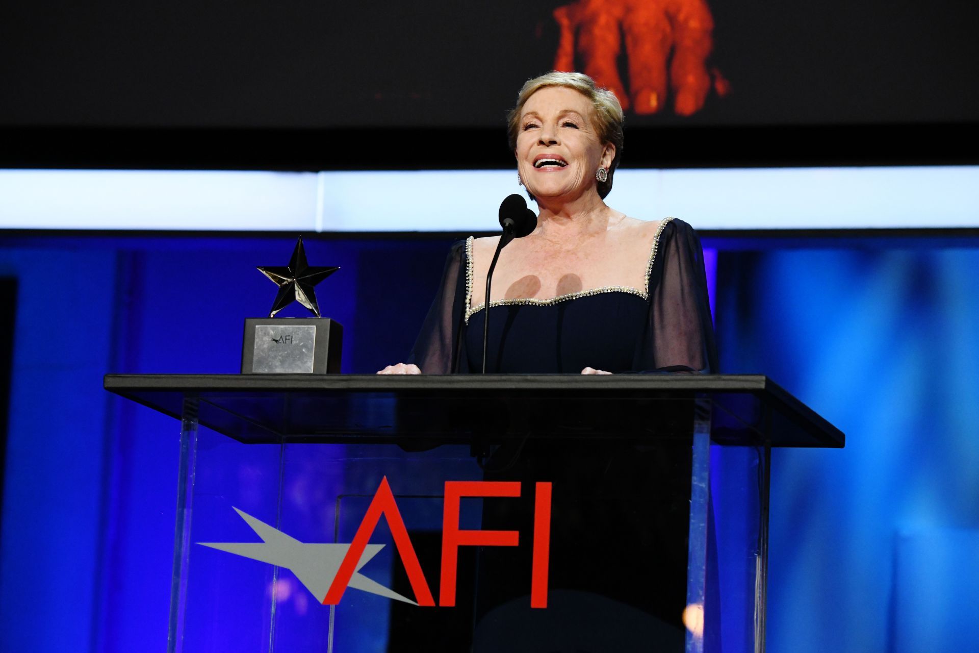 Julie Andrews (Image via Getty)