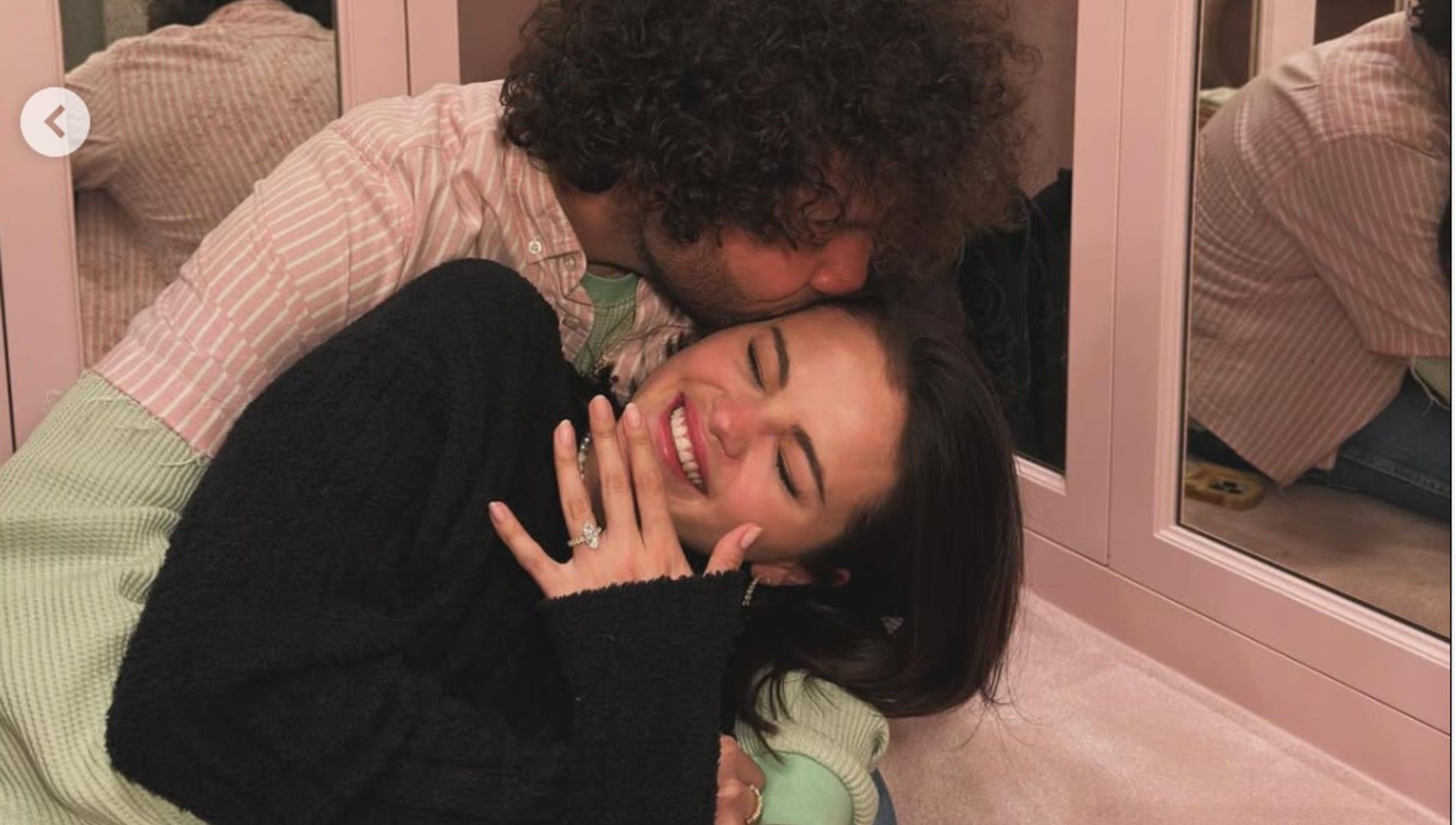 Selena Gomez showing off her engagement ring with Benny Blanco (Image via Instagram / @selenagomez)