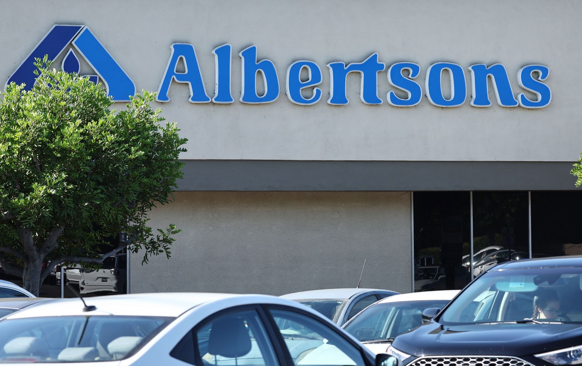 Albertsons (Image via Getty)