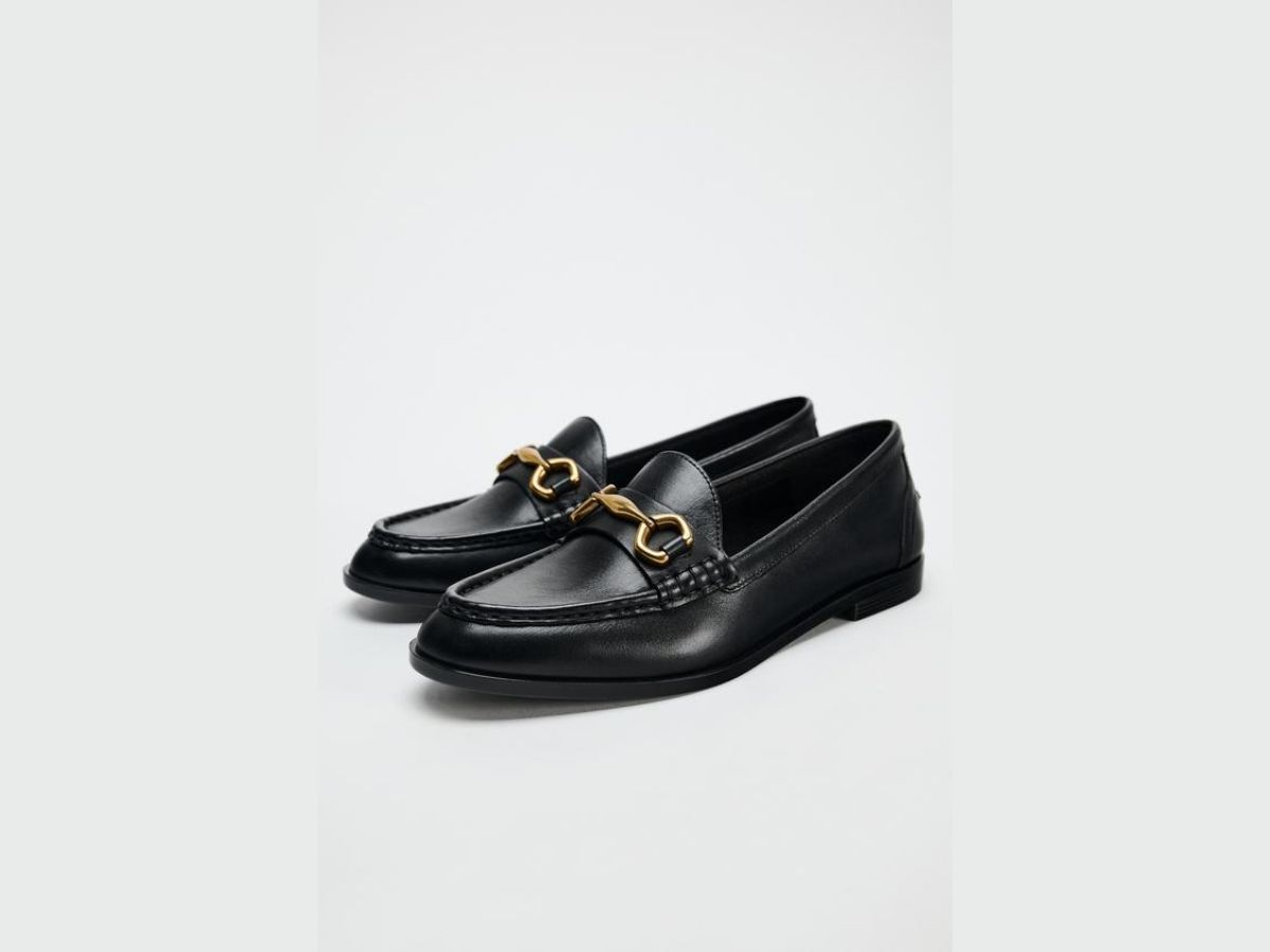 Leather loafers (Image via ZARA)