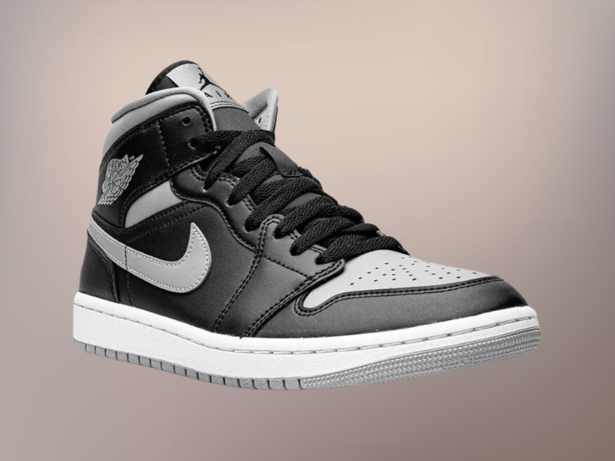 Nike Women&rsquo;s Air Jordan 1 Mid (Image via Shoe Grab)