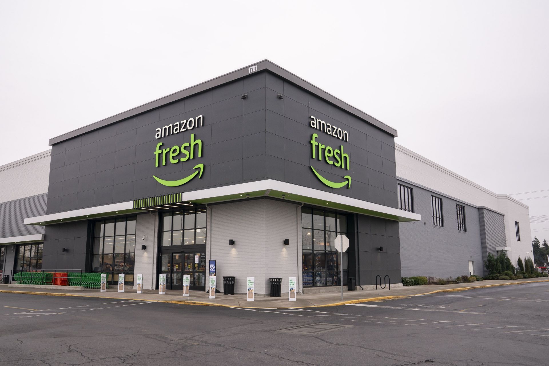 Amazon Fresh Grocery Stores Open After Redesigns - Source: Getty