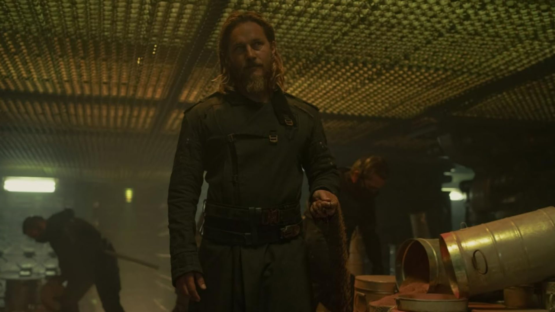 Travis Fimmel as Desmond in Dune: Prophecy (Image via HBO)