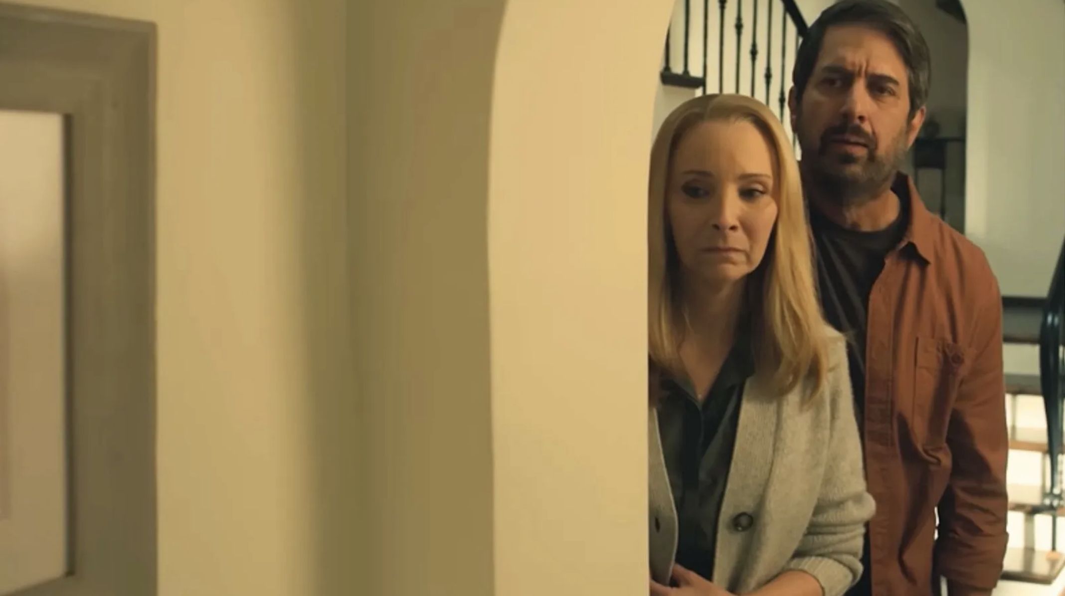 Lisa Kudrow and Ray Romano in No Good Deed (Image via Netflix)