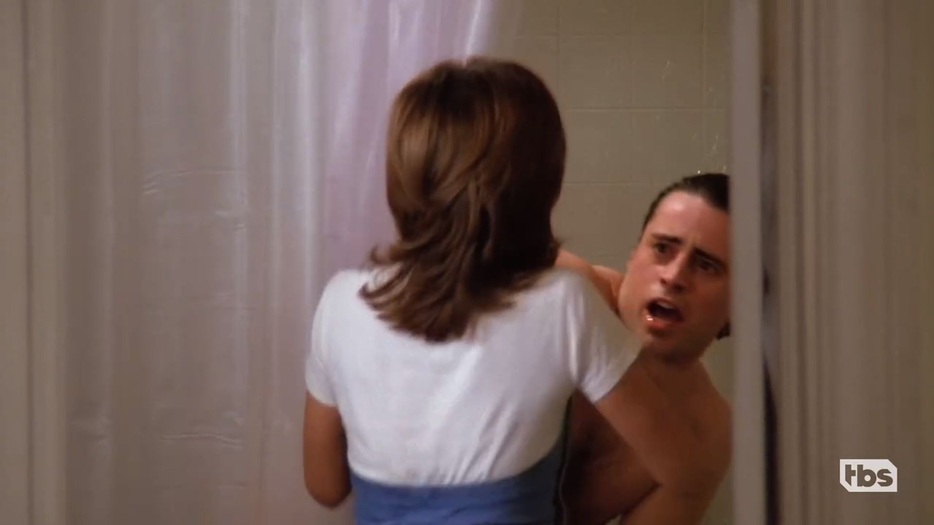 In what episode of Friends did Rachel see Joey in the shower?