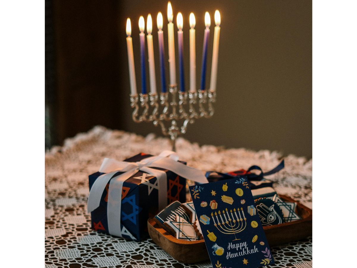 Hanukkah falls on December 25 this year (Image via Pexels)