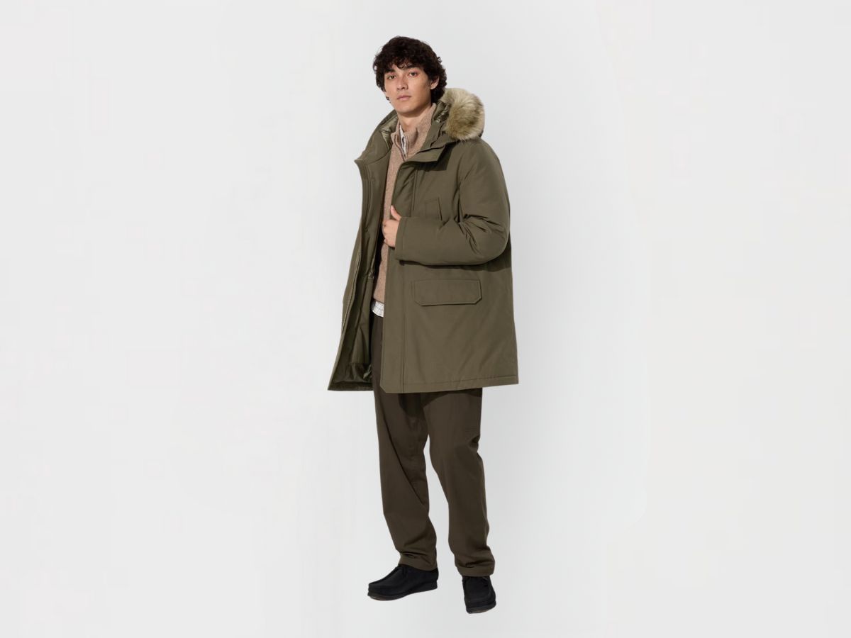 Ultra Warm Hybrid Down Coat (Image via Uniqlo)