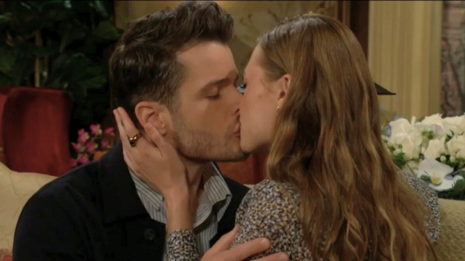 Kyle and Claire kissing | Image: CBS