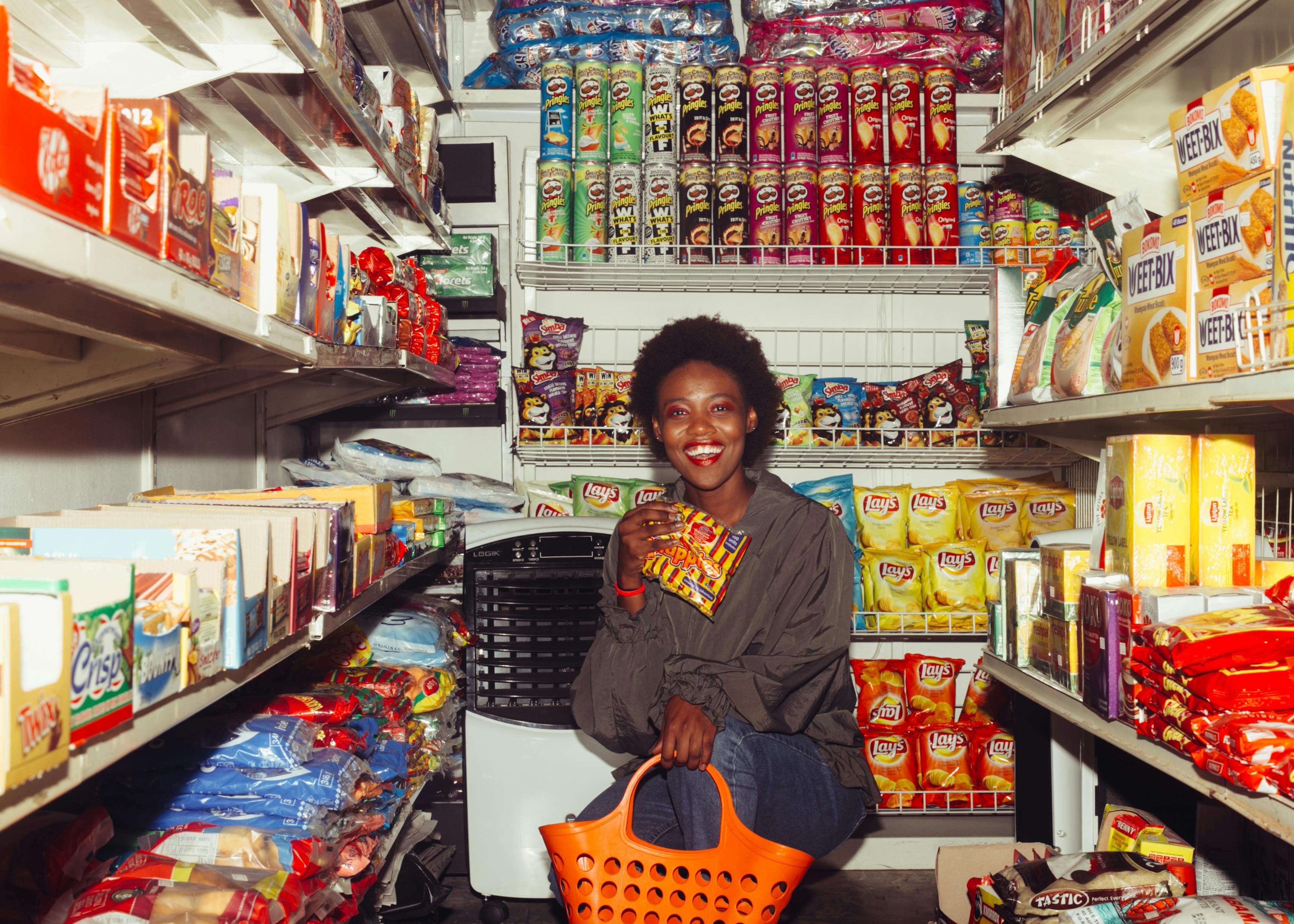 Grocery shopping during the end of the year can be a major task. (Image via Pexels/ Rethaferguson)