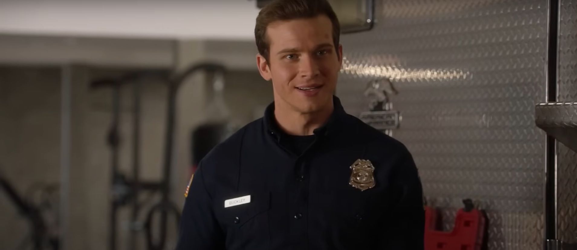 Oliver Stark as Buck on 9-1-1 (Image via ABC)