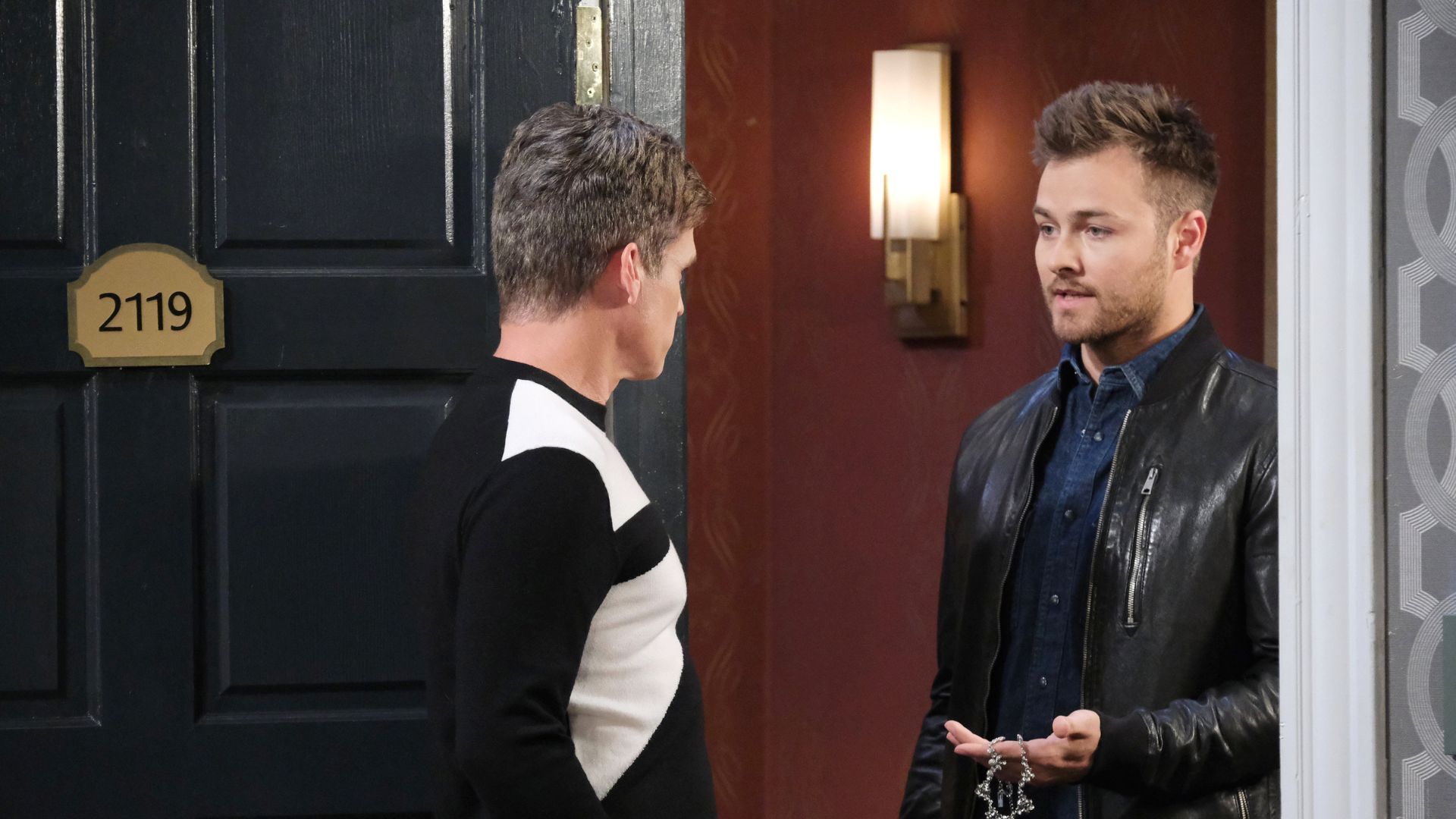 Doug III tries to sell the Horton necklace on Days of our Lives | Image: JPI