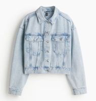 62% off on denim jacket (Image via H&M)
