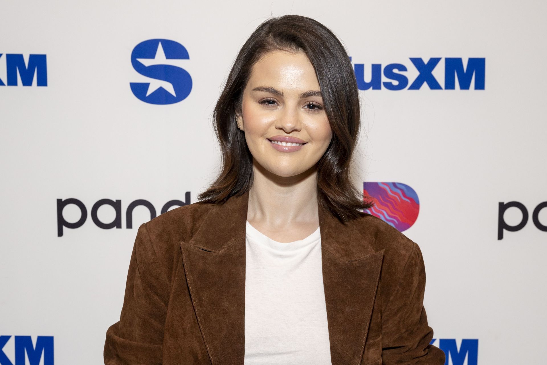 Selena Gomez Visits The SiriusXM Studios In Los Angeles - Source: Getty