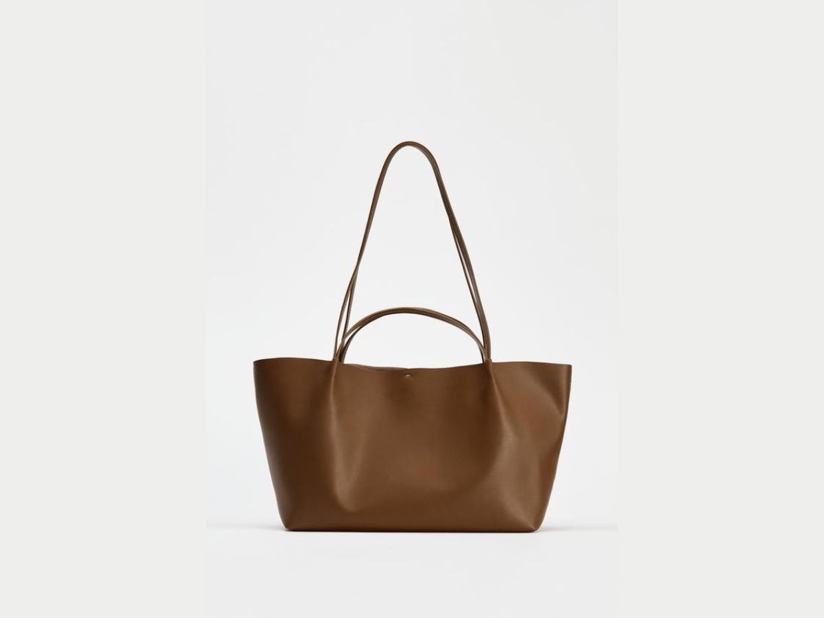 Buckled Tote Bag (Image via ZARA)